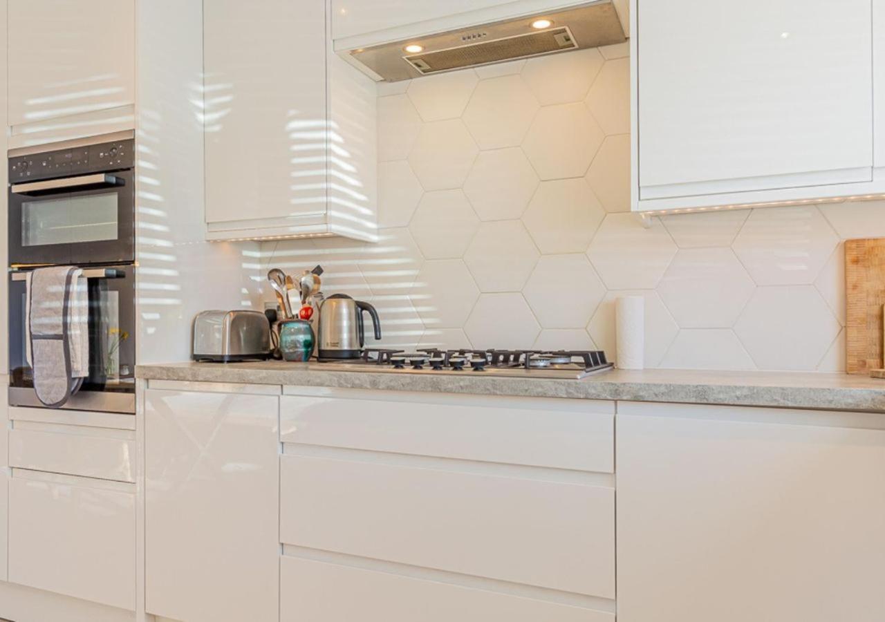 Modern 2 Bd W/ Garden In The Heart Of Tetbury! Villa Luaran gambar
