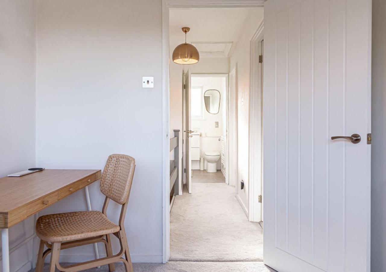 Modern 2 Bd W/ Garden In The Heart Of Tetbury! Villa Luaran gambar
